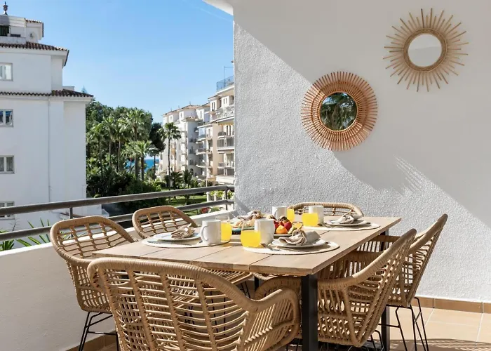 Banus Rentals- 1º Linea Playa Lejlighed *