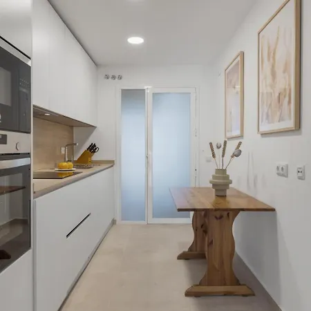 Banus Rentals- 1º Linea Playa 马尔韦利亚