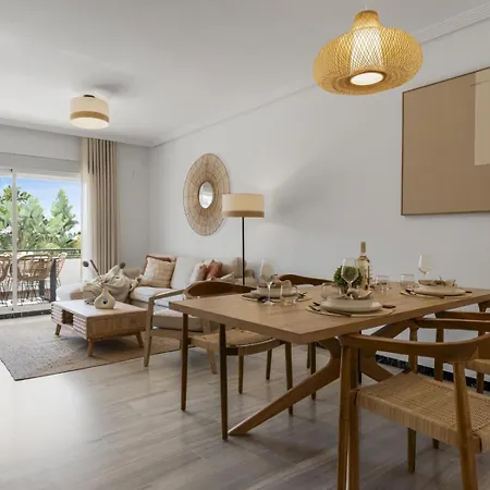 Banus Rentals- 1º Linea Playa 马尔韦利亚
