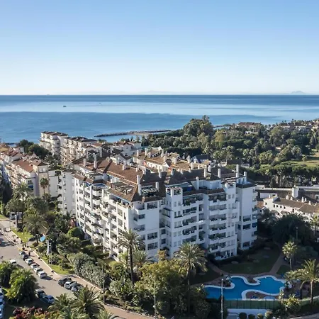 Banus Rentals- 1º Linea Playa * 马尔韦利亚