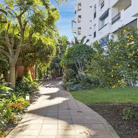 Daire Banus Rentals- 1º Linea Playa *