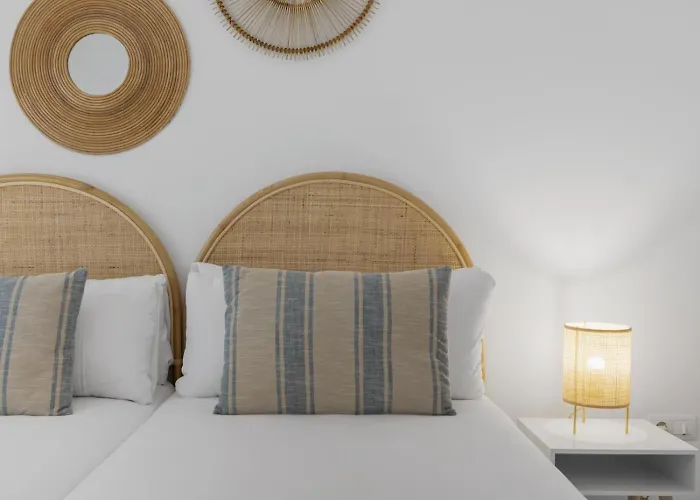 Daire Banus Rentals- 1º Linea Playa *