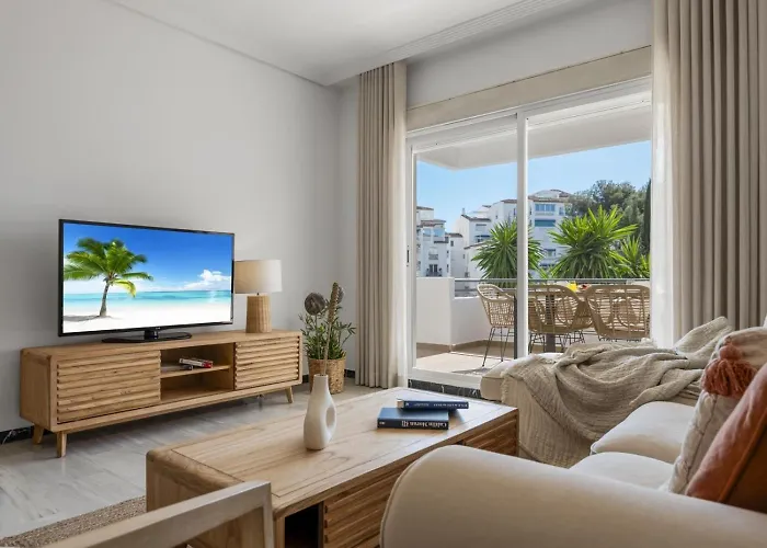 Daire Banus Rentals- 1º Linea Playa *