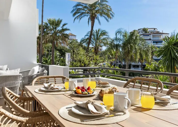Daire Banus Rentals- 1º Linea Playa *